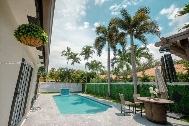 7814 NW 165th St, Miami Lakes, FL 33016