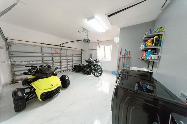 7814 NW 165th St, Miami Lakes, FL 33016