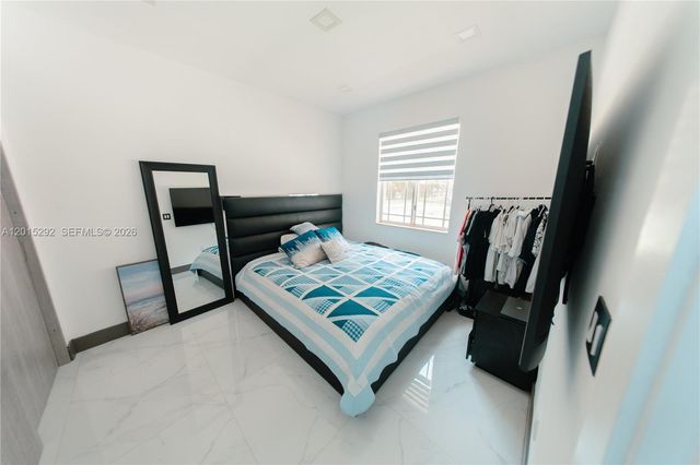 7814 NW 165th St, Miami Lakes, FL 33016