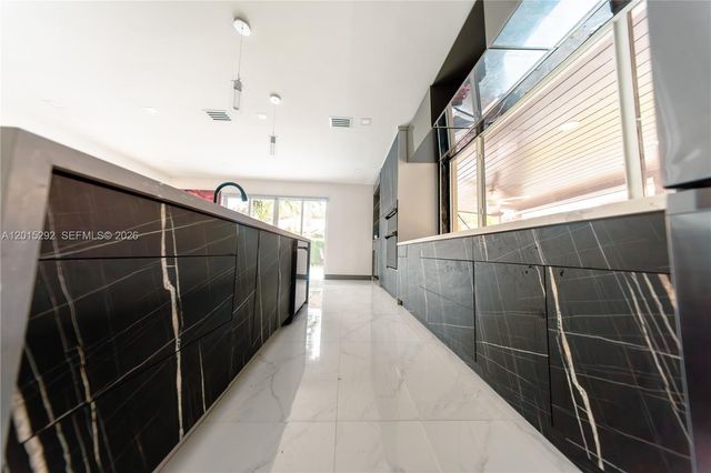 7814 NW 165th St, Miami Lakes, FL 33016