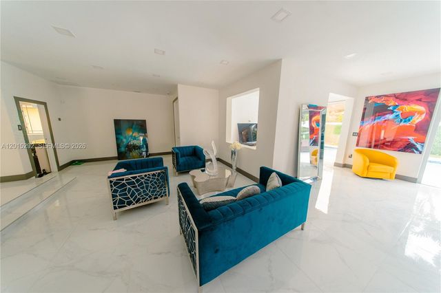 7814 NW 165th St, Miami Lakes, FL 33016