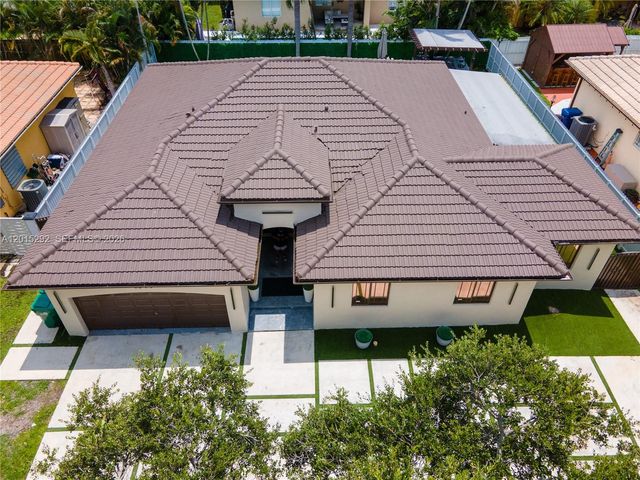 7814 NW 165th St, Miami Lakes, FL 33016