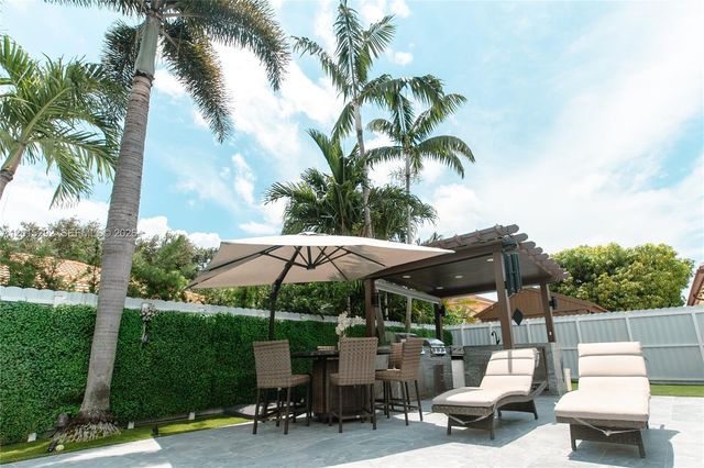 7814 NW 165th St, Miami Lakes, FL 33016