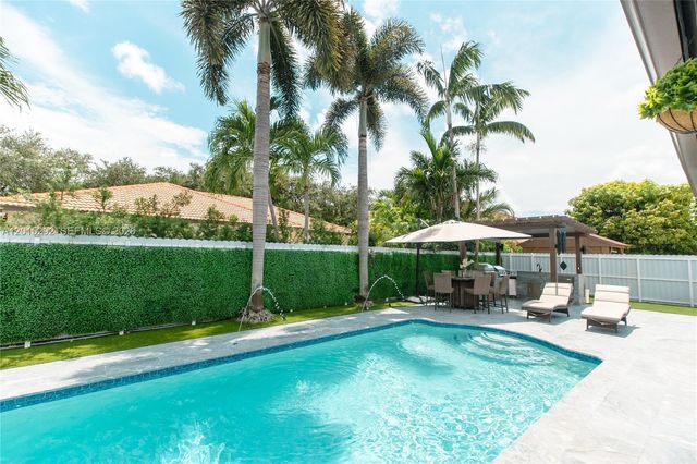 7814 NW 165th St, Miami Lakes, FL 33016