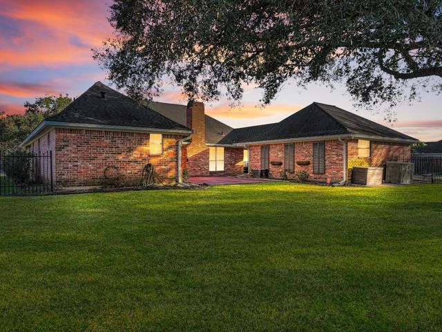 3910 Cypress Point Drive, Beaumont, TX 77707