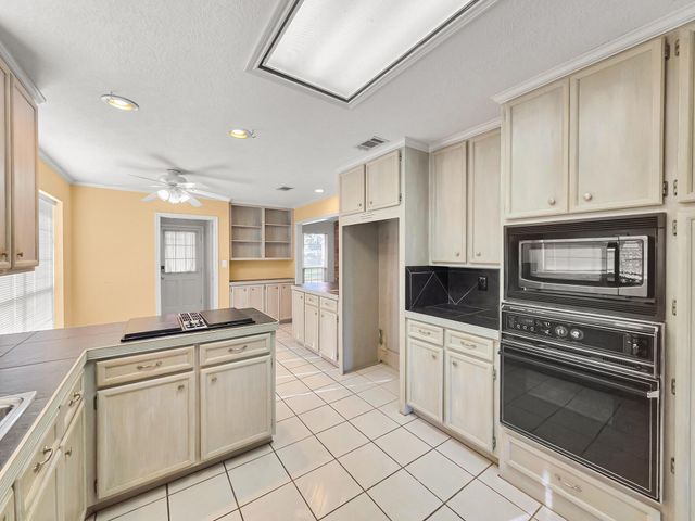 3910 Cypress Point Drive, Beaumont, TX 77707