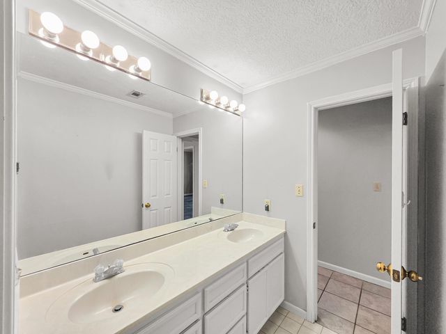 3910 Cypress Point Drive, Beaumont, TX 77707