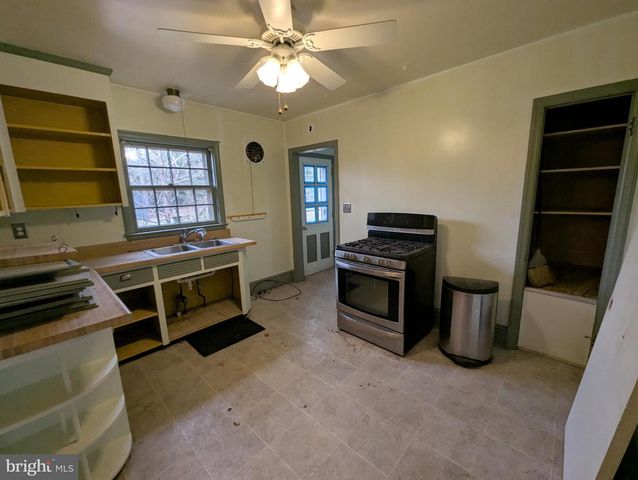 13500 BLENHEIM RD N, Phoenix, MD 21131