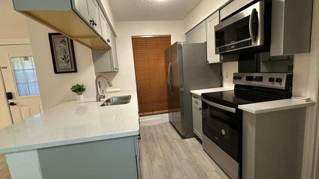 6246 OAK CLUSTER CIRCLE, Tampa, FL 33634