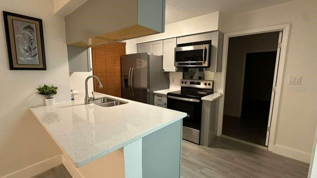 6246 OAK CLUSTER CIRCLE, Tampa, FL 33634