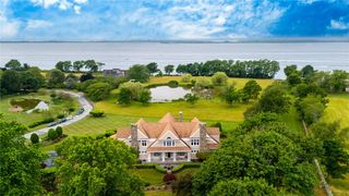 15 Courageous Circle, Bristol, RI 02809