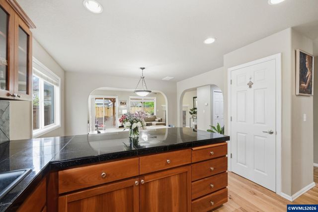 879 SE Bayshore Cir, Corvallis, OR 97333