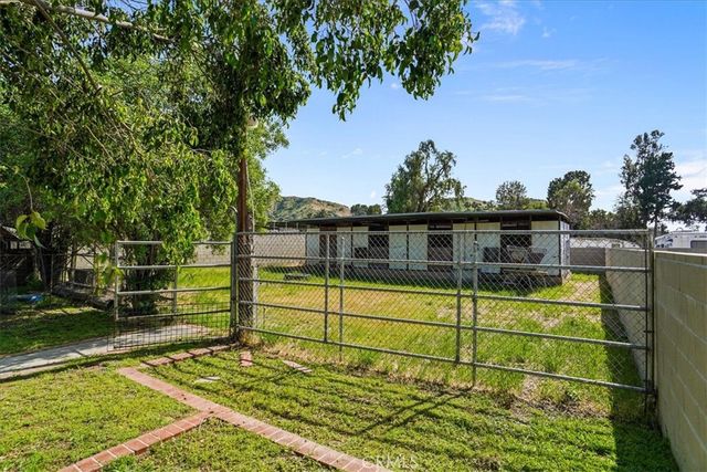 10436 LA TUNA CANYON Road, Sun Valley, CA 91352