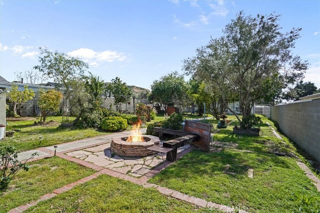 10436 LA TUNA CANYON Road, Sun Valley, CA 91352