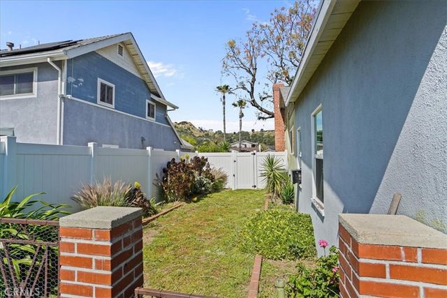 10436 LA TUNA CANYON Road, Sun Valley, CA 91352