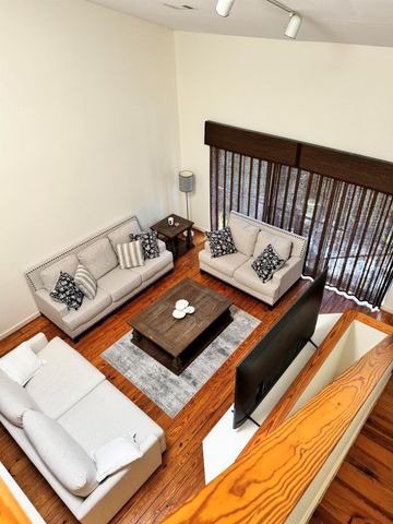 5235 Blossom Street, Houston, TX 77007