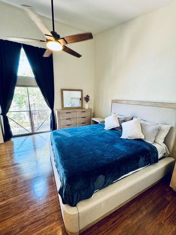 5235 Blossom Street, Houston, TX 77007