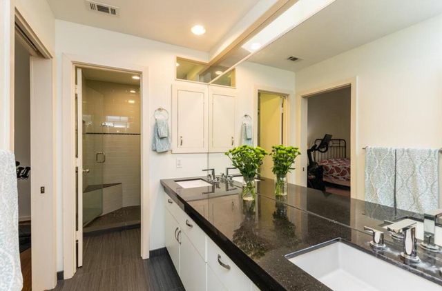 5235 Blossom Street, Houston, TX 77007