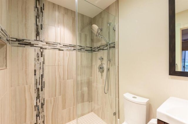 5235 Blossom Street, Houston, TX 77007