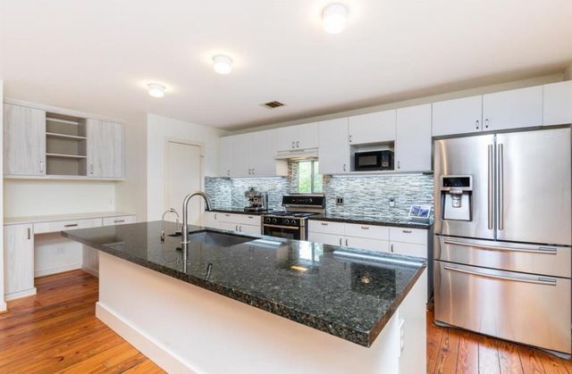 5235 Blossom Street, Houston, TX 77007