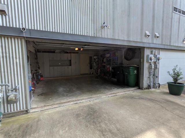 5235 Blossom Street, Houston, TX 77007