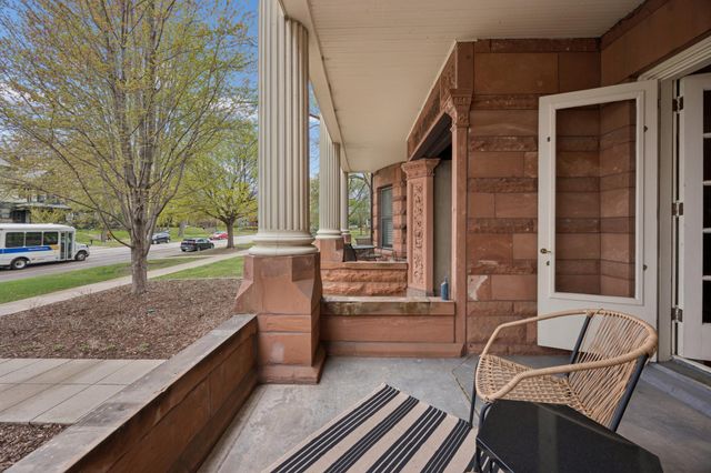 672 Summit Avenue 102, Saint Paul, MN 55105
