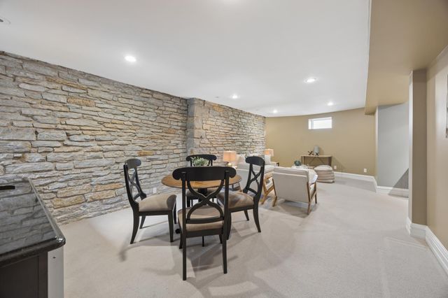 672 Summit Avenue 102, Saint Paul, MN 55105