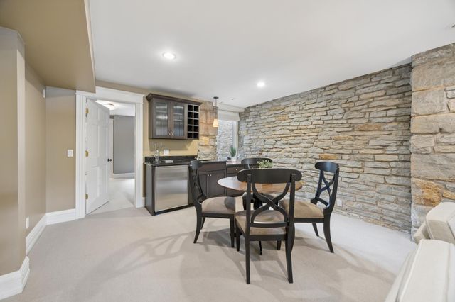 672 Summit Avenue 102, Saint Paul, MN 55105