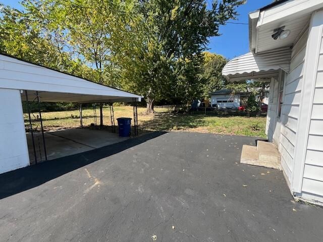 2825 S Hampton Road S, Columbus, OH 43232