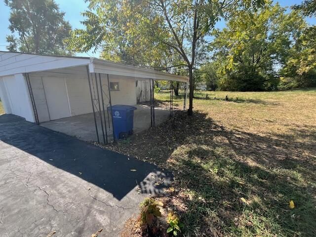 2825 S Hampton Road S, Columbus, OH 43232