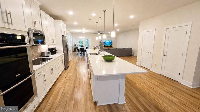 44768 TIVERTON SQ, Ashburn, VA 20147