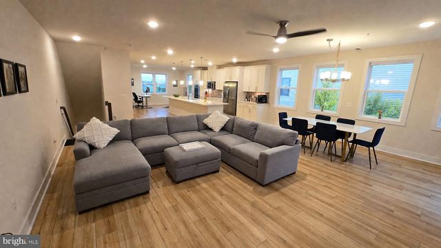 44768 TIVERTON SQ, Ashburn, VA 20147
