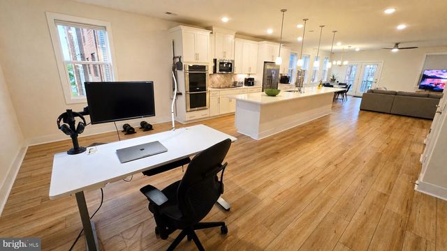 44768 TIVERTON SQ, Ashburn, VA 20147