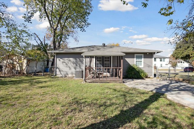 306 N Walnut Street, Roanoke, TX 76262