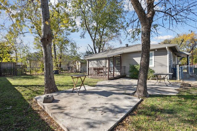 306 N Walnut Street, Roanoke, TX 76262