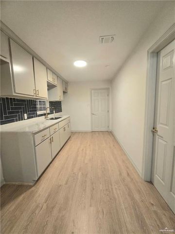 1009 S Nebraska Avenue, San Juan, TX 78589