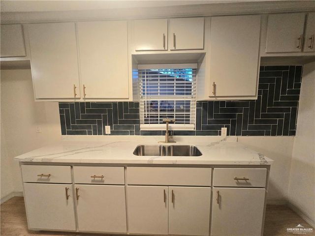 1009 S Nebraska Avenue, San Juan, TX 78589