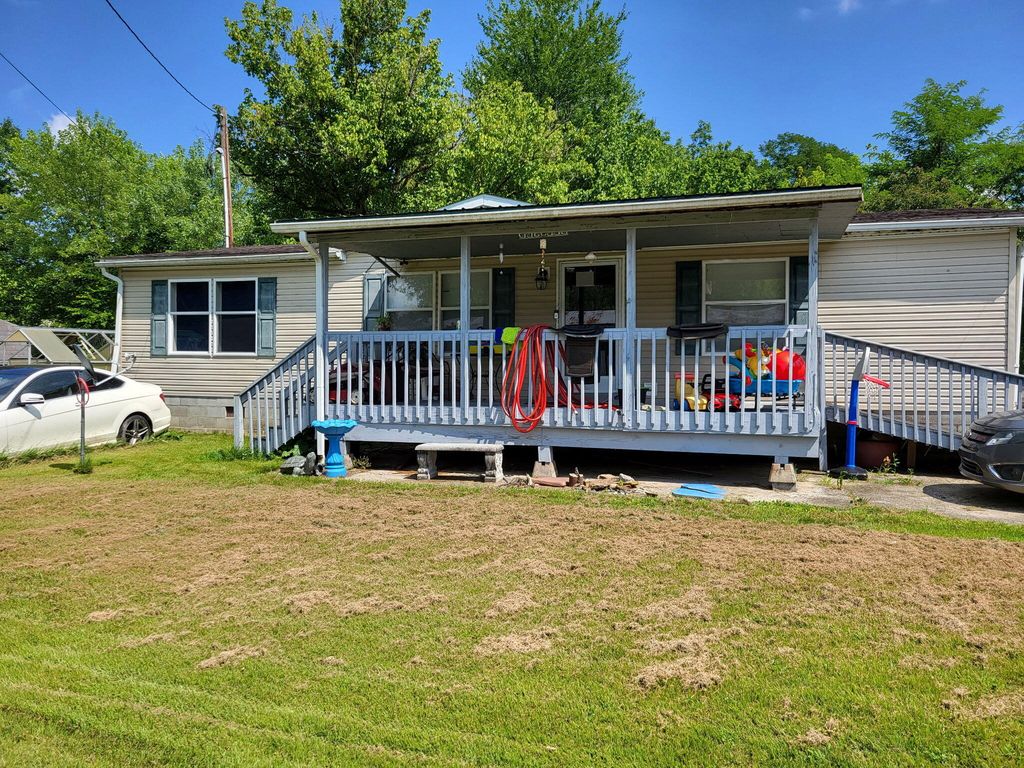 224 2nd Avenue, Clay City, KY 40312