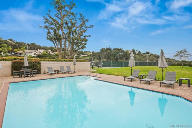 2538 Caminito Muirfield, La Jolla, CA 92037