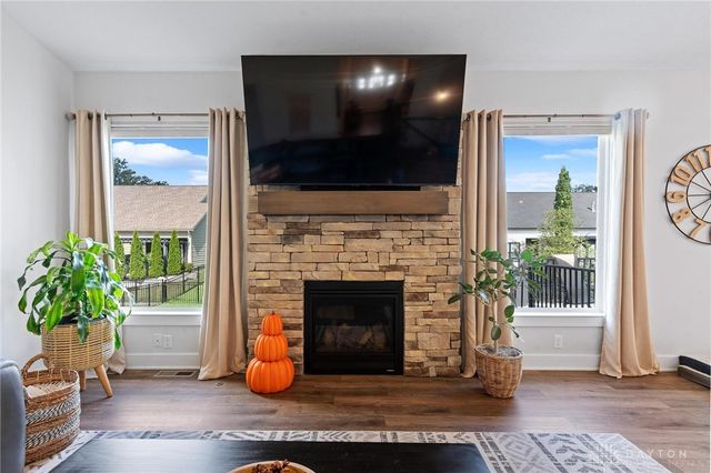 1124 Petrus Court, Clearcreek Twp, OH 45458