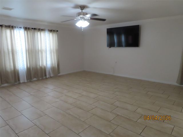 15631 S Fall Fern Circle, Houston, TX 77044