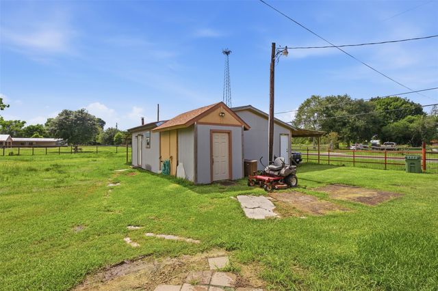 390 County Road 4871, Dayton, TX 77535
