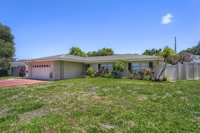 13931 DOMINICA DRIVE, Seminole, FL 33776