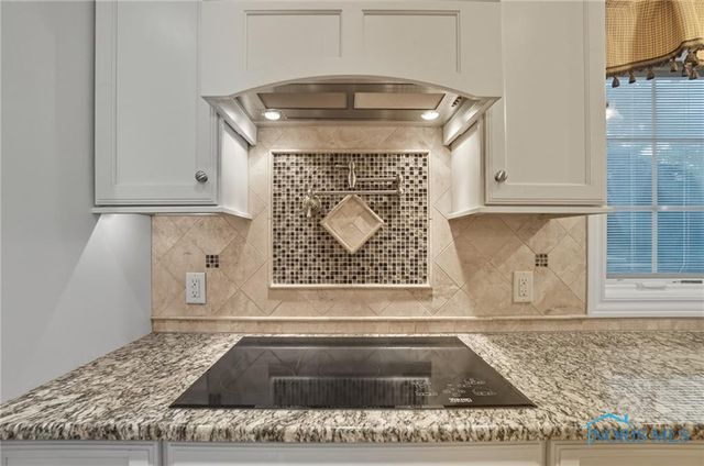 8435 Willow Glen, Holland, OH 43528