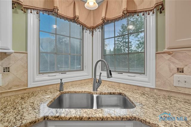 8435 Willow Glen, Holland, OH 43528