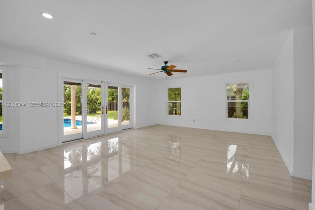 13840 SW 74th Avenue, Palmetto Bay, FL 33158