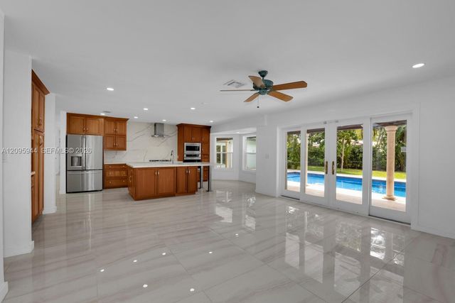13840 SW 74th Avenue, Palmetto Bay, FL 33158