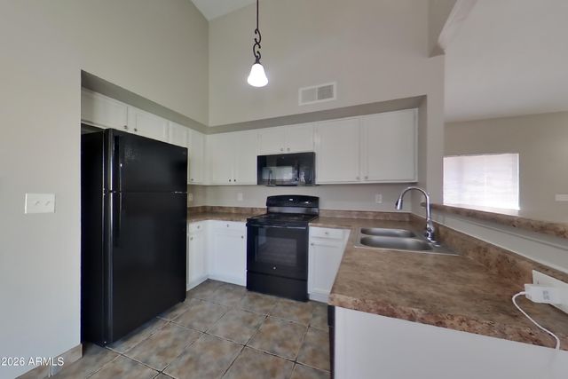 2210 W MOHAWK Lane, Phoenix, AZ 85027