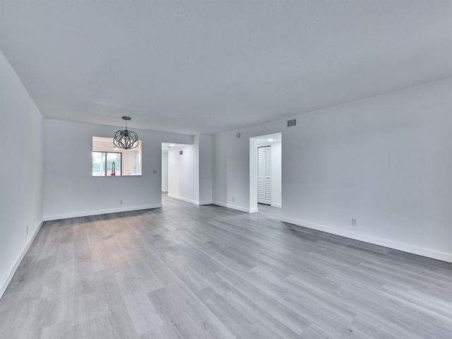6193 Pointe Regal Circle 306, Delray Beach, FL 33484