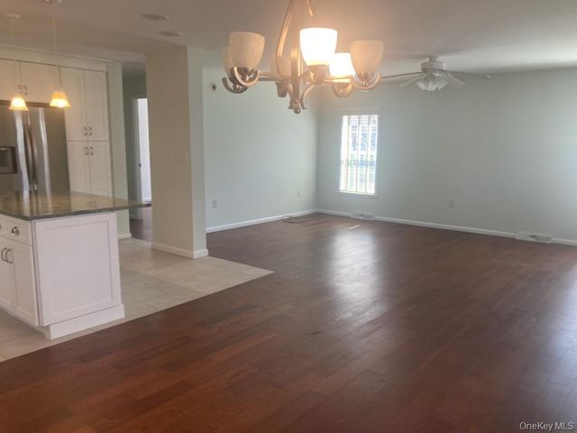 1661 Old Country Road 516, Riverhead, NY 11901